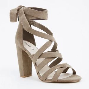 NWT Strappy Heels sz 11